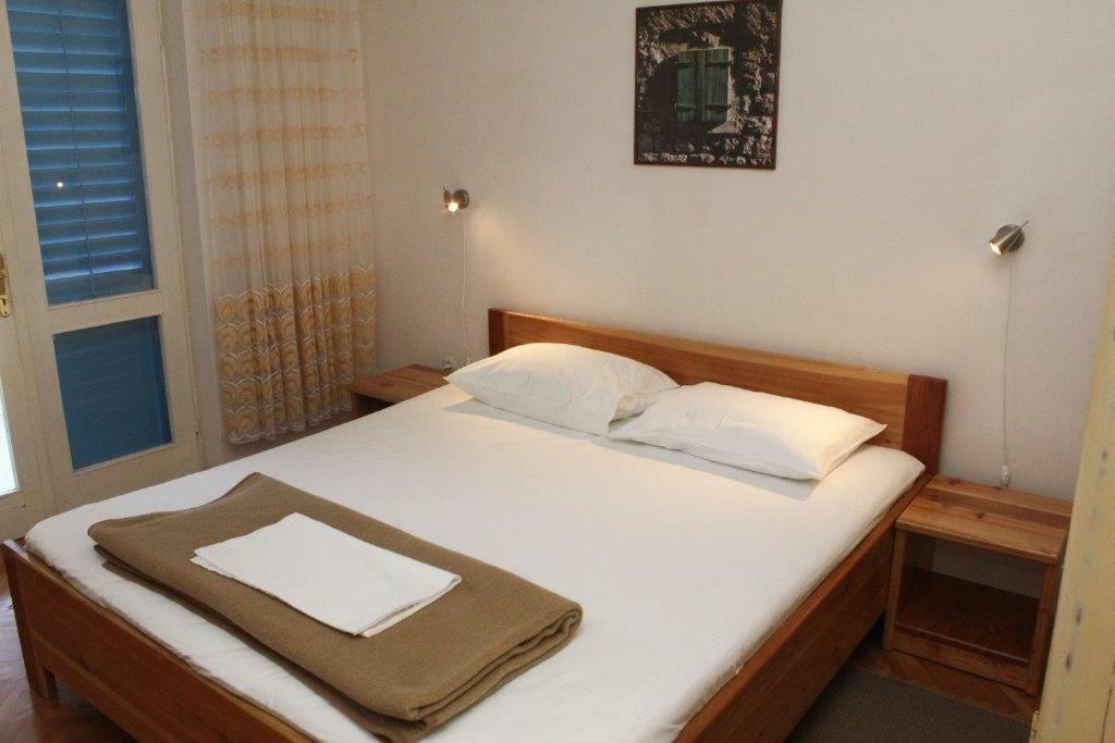 Apartman Morovic Sveti Filip i Jakov Exteriör bild