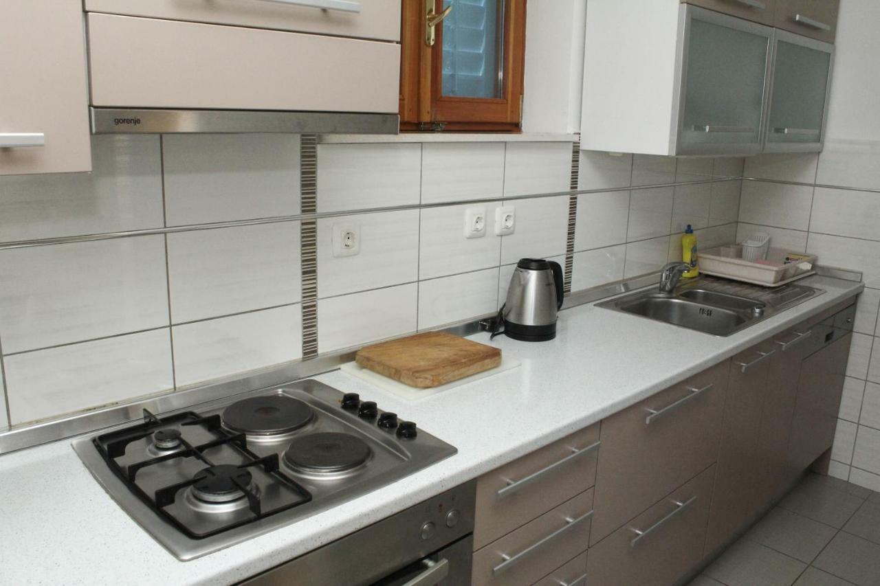 Apartman Morovic Sveti Filip i Jakov Exteriör bild