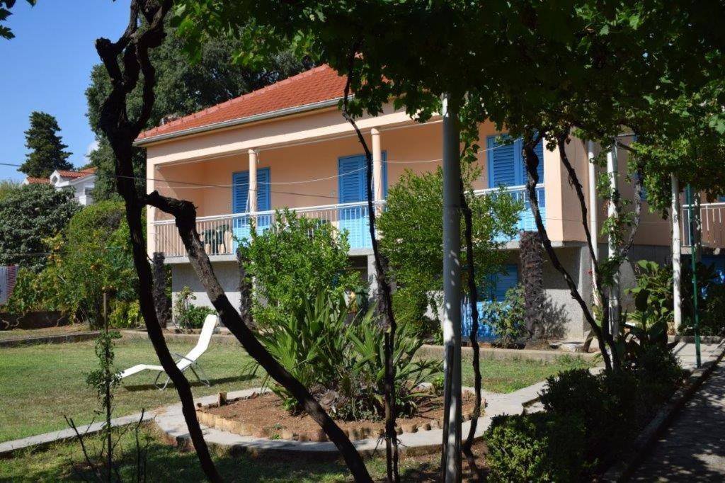 Apartman Morovic Sveti Filip i Jakov Exteriör bild